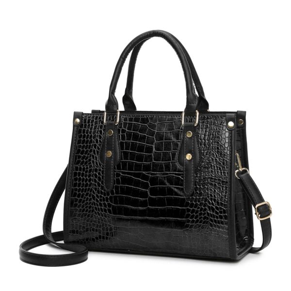 Exquisite Allure: Luxury Crocodile Pattern Shoulder Bag